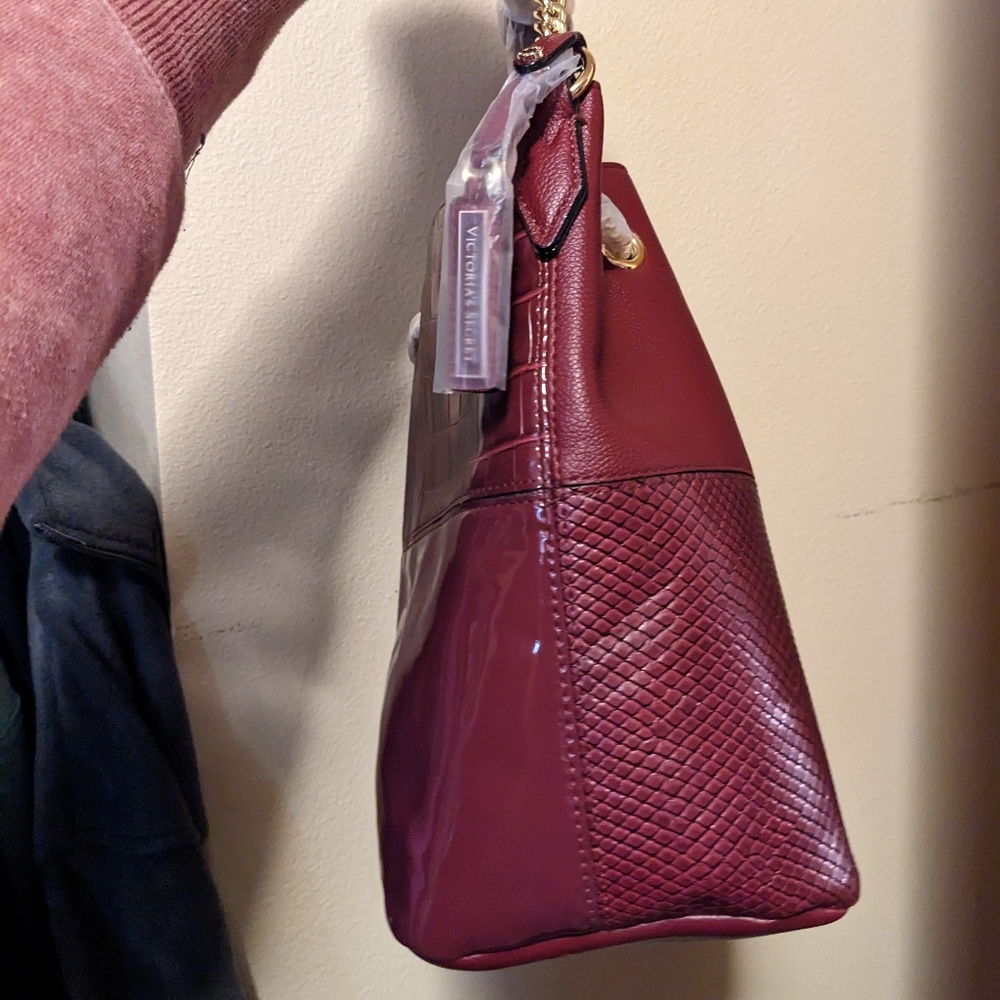 Dark burgundy bucket bag - Picture 2 of 3